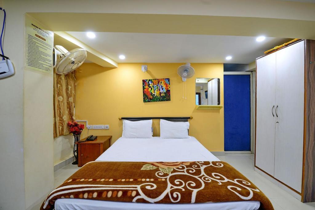Marina Beach House Hotel Puri Exterior foto